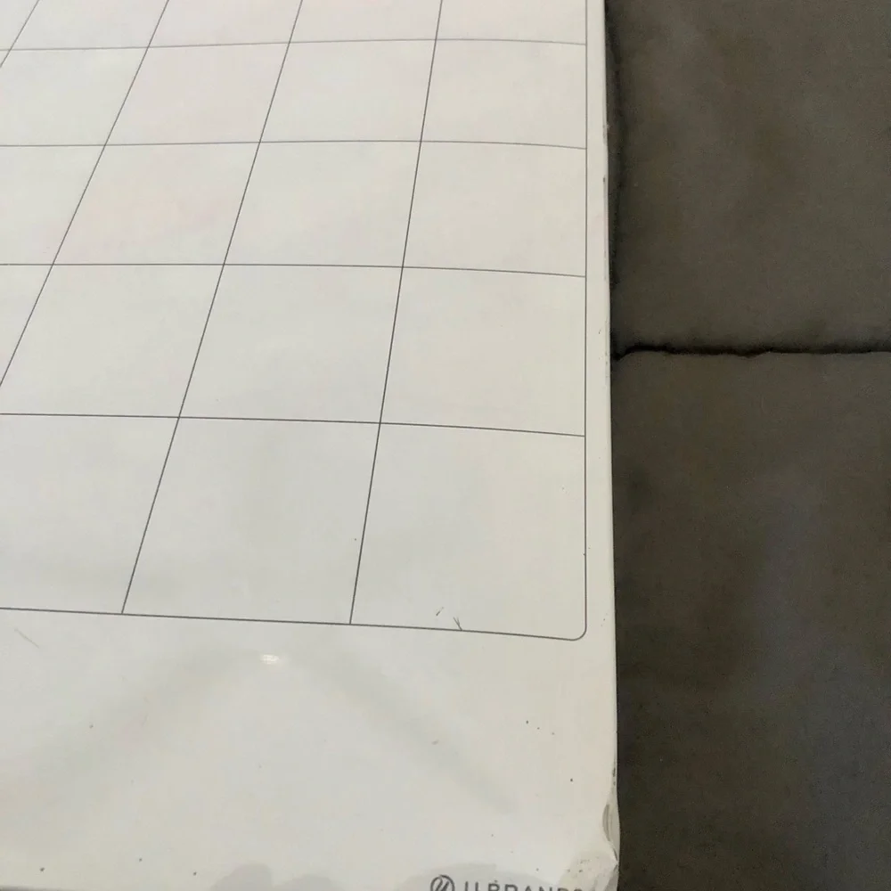✔️ Whiteboard monthly calendar